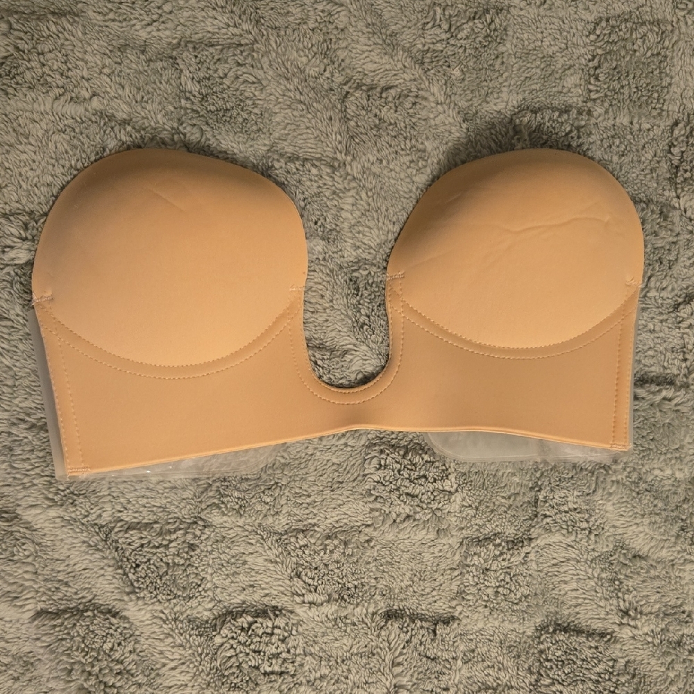 Seamless Strapless Bra in Tan